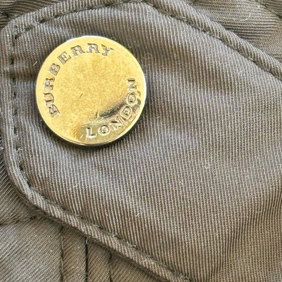 Burberry London Quilted Jacket Black – Lightweight Designer Coat - Picture 17 of 17